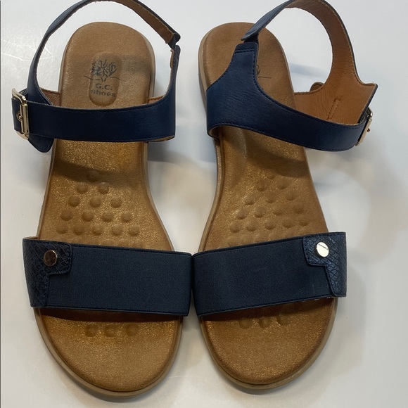 G.C. Shoes Navy Ankle Strap Comfort Sandals Women’s Sz 10 - Picture 1 of 7